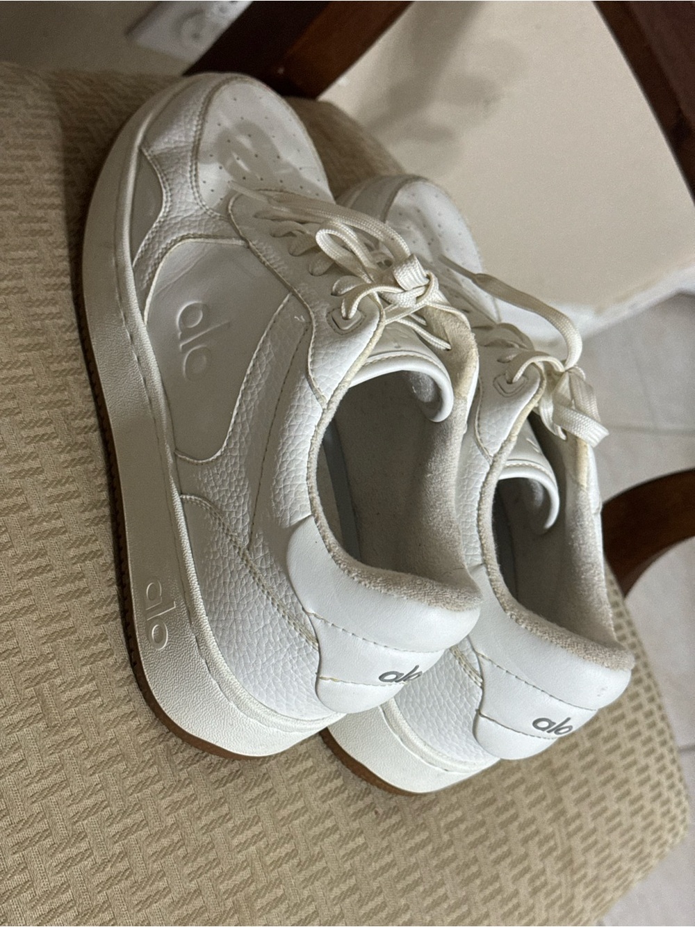 ALO Yoga Kids White Leather Lace-Up Sneakers with Gum Sole